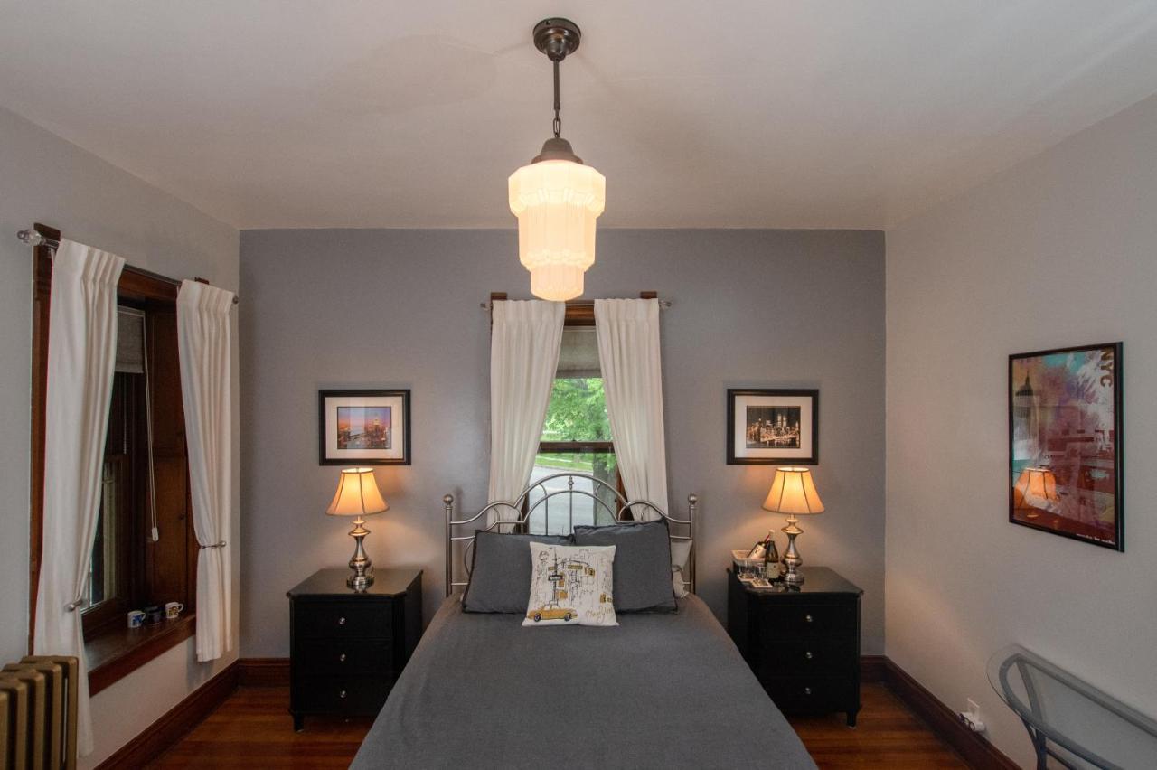 ベルフォント Reynolds Mansion Bed & Breakfast エクステリア 写真