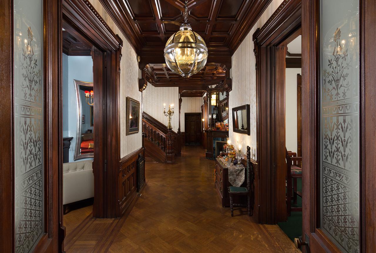 ベルフォント Reynolds Mansion Bed & Breakfast エクステリア 写真