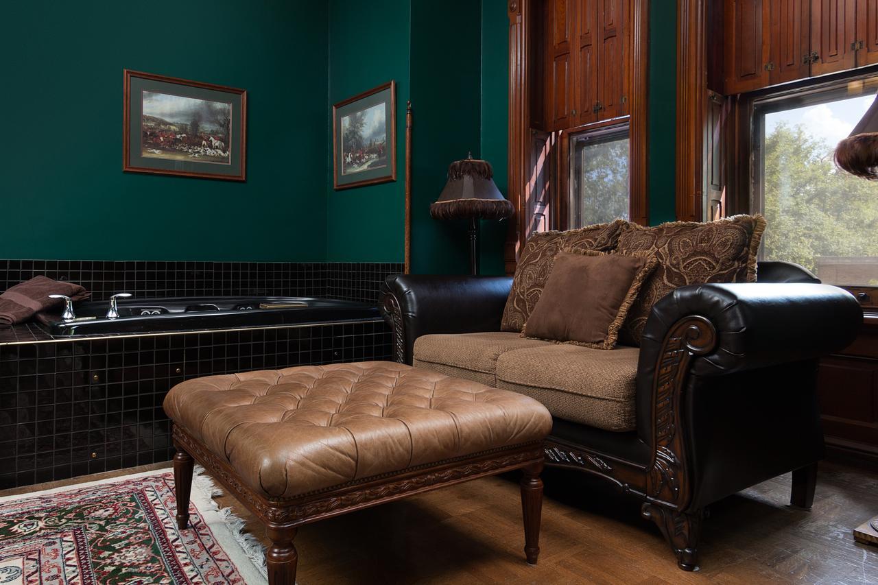 ベルフォント Reynolds Mansion Bed & Breakfast エクステリア 写真